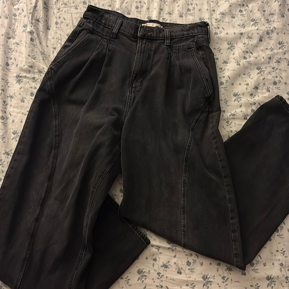 baggy black high-waist 9-29 so jeans (could be worn low-rise)